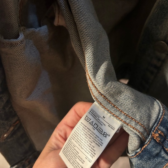 Gap Denim Jacket medium - Picture 3 of 4